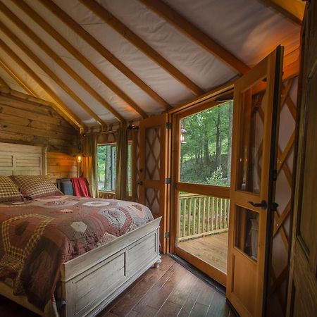 Spring Ridge Luxury Yurt - Creekside Glamping With Private Hot Tub Topton Exterior foto