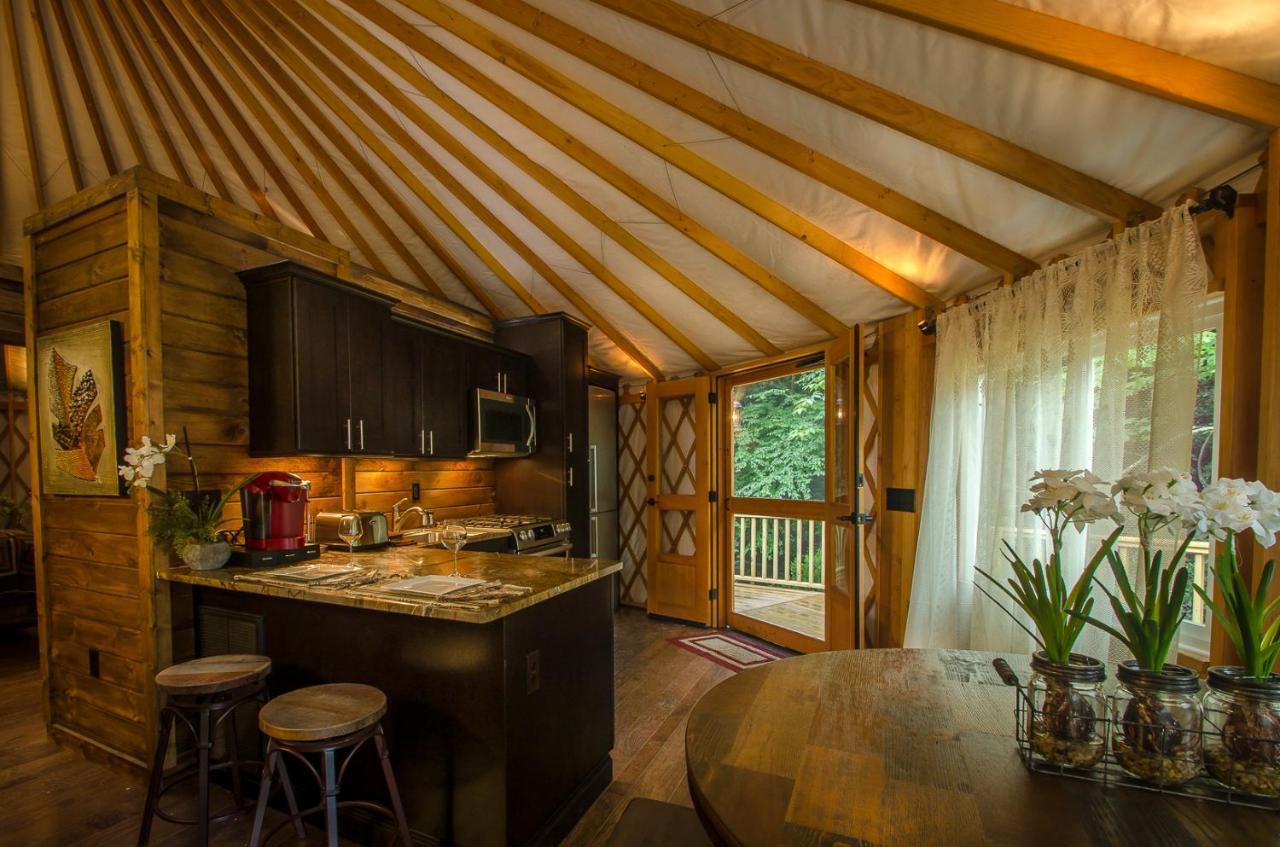 Spring Ridge Luxury Yurt - Creekside Glamping With Private Hot Tub Topton Exterior foto